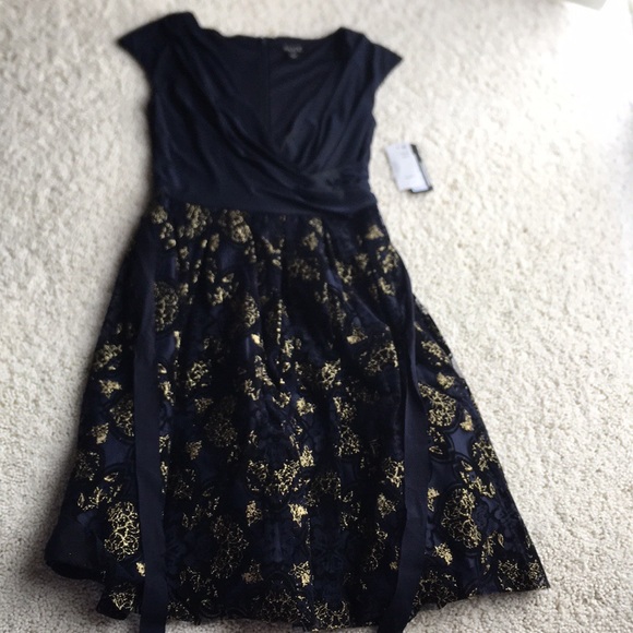 SLNY Navy Evening Dress.    Size 6 - Picture 1 of 7